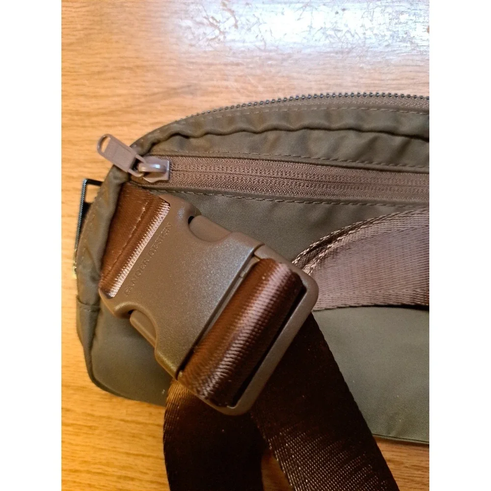 Pander Active Lifestyle Everywhere Belt Bag Adjustable Strap 7 X 5 Inches